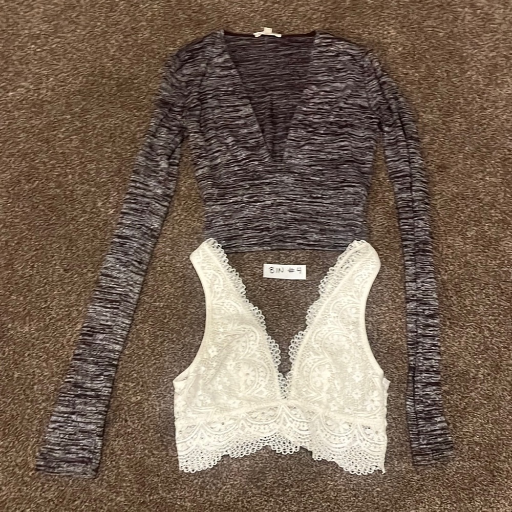 Bundle! XXS Wilfred Free crop top and XS Victoria Secret bra